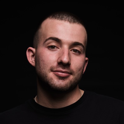 Ouça undefined, assista a videoclipes, leia a biografia, veja as datas das turnês e mais!