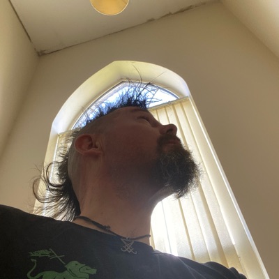 Hör dir oSwick an, schau dir Musikvideos an, lies die Biografie, finde Tourdaten und mehr!