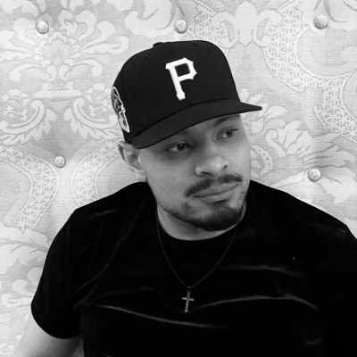 Hör dir undefined an, schau dir Musikvideos an, lies die Biografie, finde Tourdaten und mehr!