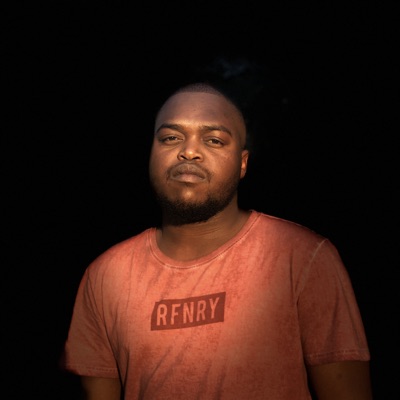 Hör dir undefined an, schau dir Musikvideos an, lies die Biografie, finde Tourdaten und mehr!